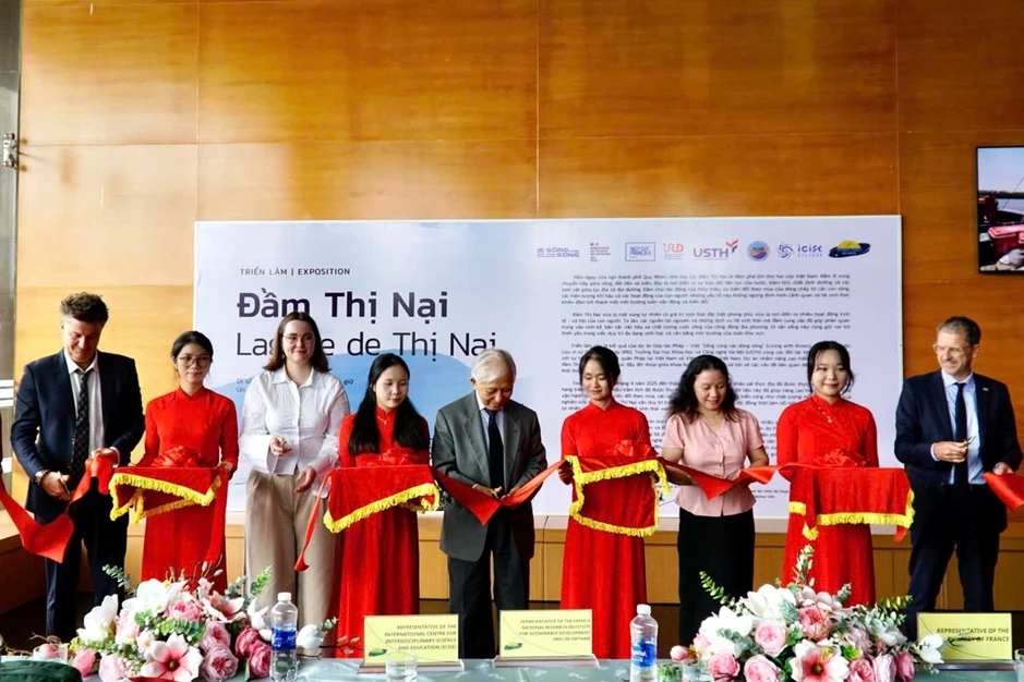 Những điều đặc biệt ở đầm nước mặn lớn thứ 2 cả nước Những điều đặc biệt ở đầm nước mặn lớn thứ 2 cả nước