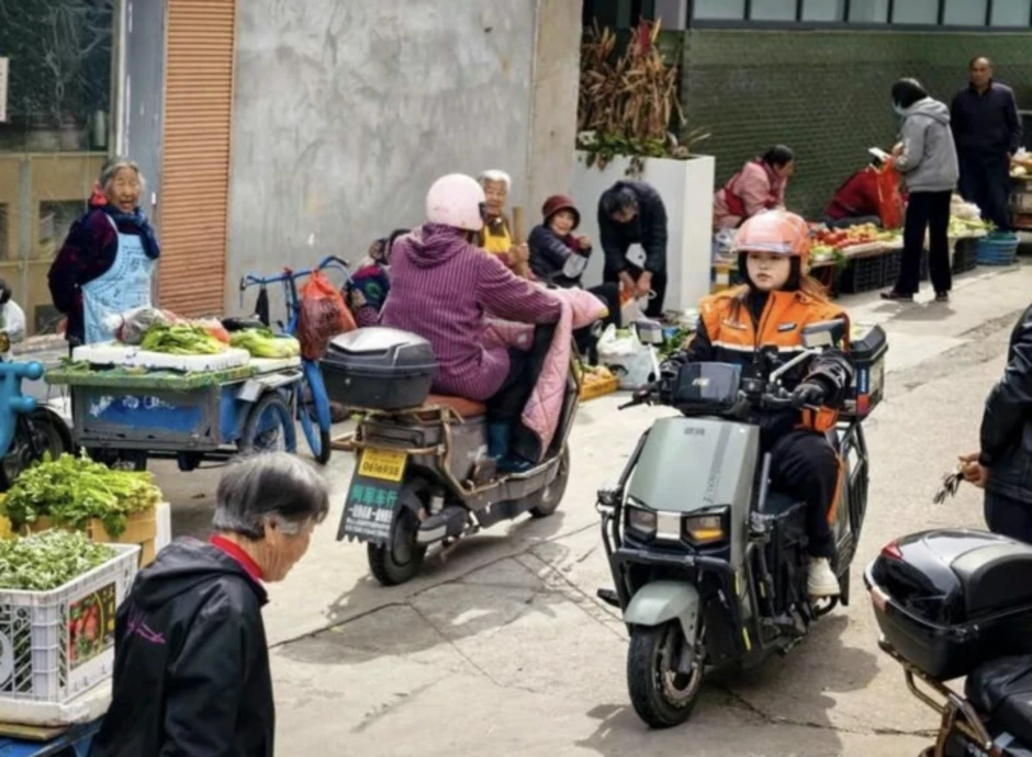 Những phụ nữ đổi đời nhờ nghề giao hàng Những phụ nữ đổi đời nhờ nghề giao hàng