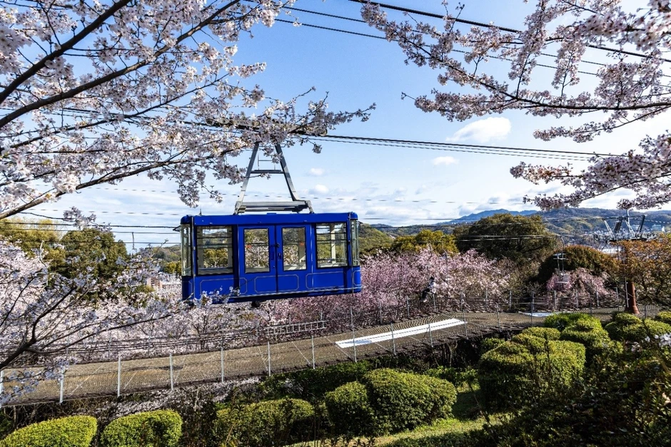 Niềm vui của việc di chuyển trải rộng trên chuyến du lịch tại tỉnh Ehime Niềm vui của việc di chuyển trải rộng trên chuyến du lịch tại tỉnh Ehime