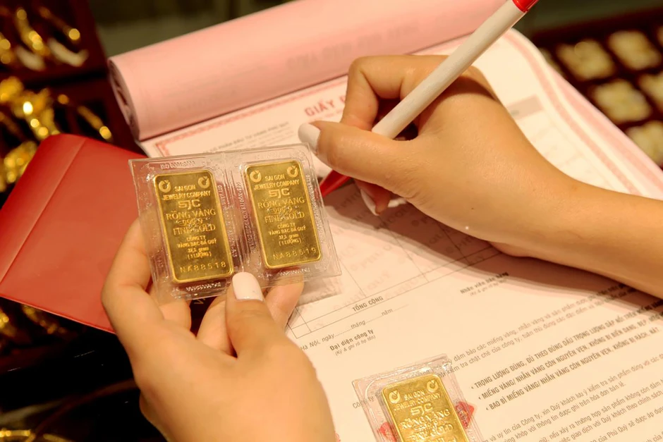Nỗi đau của người mua vàng bằng giấy hẹn