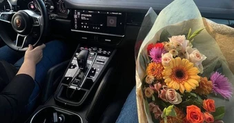Nỗi khổ nói không ai tin của cô vợ cứ đến ngày lễ Tết, 20/10 là chồng "đập tiền" vào mặt