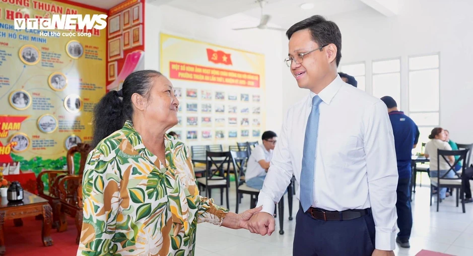 Nỗi lo an cư của cử tri TP.HCM và cam kết đồng hành của ứng viên 9X Nỗi lo an cư của cử tri TP.HCM và cam kết đồng hành của ứng viên 9X