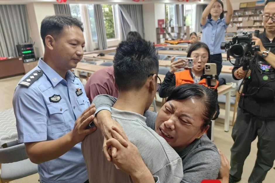 Nỗi oan của người mẹ bị hiểu lầm bỏ rơi người con Trung Quốc suốt 37 năm Nỗi oan của người mẹ bị hiểu lầm bỏ rơi người con Trung Quốc suốt 37 năm