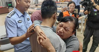 Nỗi oan của người mẹ bị hiểu lầm bỏ rơi người con Trung Quốc suốt 37 năm