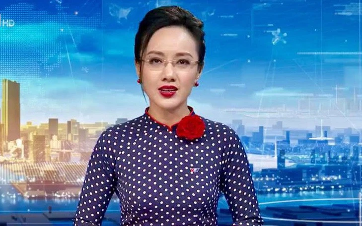 Nữ BTV Thời sự 19h là con gái nhà sáng chế lẫy lừng, từng làm hàng không, đóng phim truyền hình cùng Quyền Linh, Lý Hùng Nữ BTV Thời sự 19h là con gái nhà sáng chế lẫy lừng, từng làm hàng không, đóng phim truyền hình cùng Quyền Linh, Lý Hùng