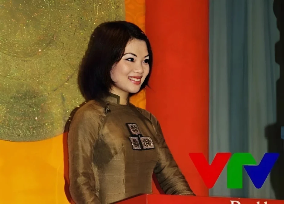 Nữ MC SN 1975 từng dẫn Đường Lên Đỉnh Olympia học trường chuyên hàng đầu Hà Nội, định làm ca sĩ, giờ là giảng viên Học viện Ngoại giao Nữ MC SN 1975 từng dẫn Đường Lên Đỉnh Olympia học trường chuyên hàng đầu Hà Nội, định làm ca sĩ, giờ là giảng viên Học viện Ngoại giao