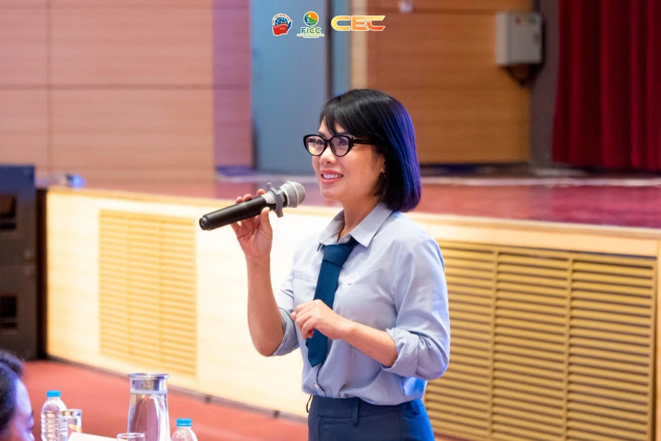 Nữ MC SN 1975 từng dẫn Đường Lên Đỉnh Olympia học trường chuyên hàng đầu Hà Nội, định làm ca sĩ, giờ là giảng viên Học viện Ngoại giao Nữ MC SN 1975 từng dẫn Đường Lên Đỉnh Olympia học trường chuyên hàng đầu Hà Nội, định làm ca sĩ, giờ là giảng viên Học viện Ngoại giao
