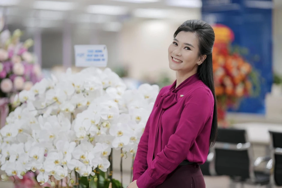 Nữ MC SN 1984 quê Nghệ An từng học ĐH Ngoại thương, đổi tên khi lên sóng truyền hình Nữ MC SN 1984 quê Nghệ An từng học ĐH Ngoại thương, đổi tên khi lên sóng truyền hình