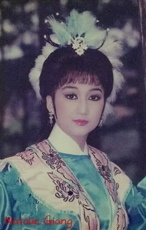 Nữ NSƯT sang Mỹ 14 năm mới về nước: Đi làm nail bị bắt nạt, làm bưng bê, thu ngân bị mắng mỏ Nữ NSƯT sang Mỹ 14 năm mới về nước: Đi làm nail bị bắt nạt, làm bưng bê, thu ngân bị mắng mỏ