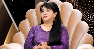 Nữ NSƯT sang Mỹ 14 năm mới về nước: Đi làm nail bị bắt nạt, làm bưng bê, thu ngân bị mắng mỏ Nữ NSƯT sang Mỹ 14 năm mới về nước: Đi làm nail bị bắt nạt, làm bưng bê, thu ngân bị mắng mỏ