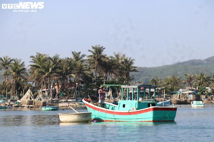Nuôi thuỷ sản tự phát, ‘thủ phủ tôm hùm’ Đắk Lắk nhận rủi ro gấp đôi sau bão Nuôi thuỷ sản tự phát, ‘thủ phủ tôm hùm’ Đắk Lắk nhận rủi ro gấp đôi sau bão