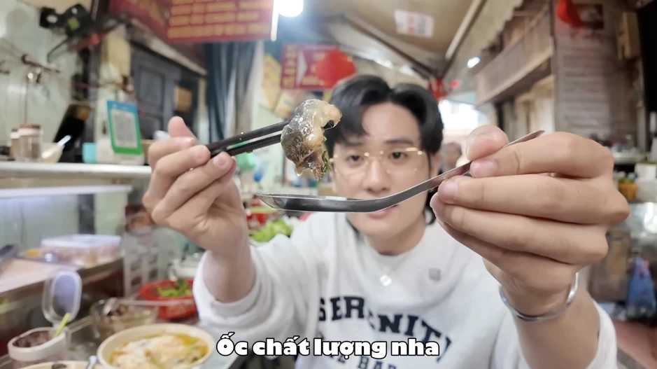 Ồn ào bát bún riêu 80k ở chợ Đồng Xuân: Bà chủ tố Tiktoker “nói sai sự thật”, Quan Không Gờ phản pháo! Ồn ào bát bún riêu 80k ở chợ Đồng Xuân: Bà chủ tố Tiktoker “nói sai sự thật”, Quan Không Gờ phản pháo!