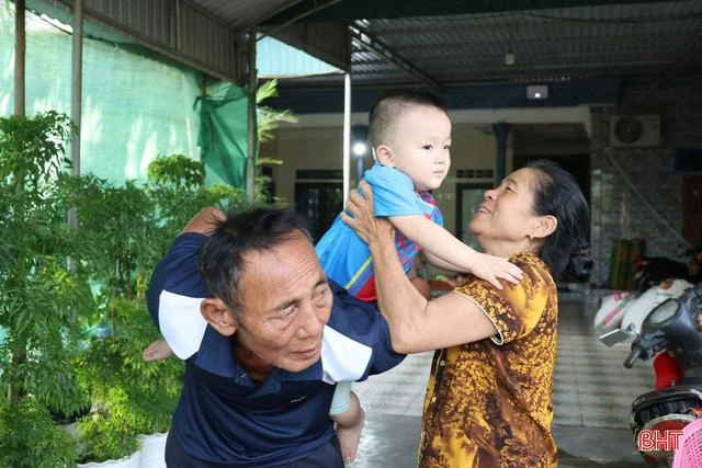 Ông bà chăm cháu hãy giữ vững 3 giới hạn để bản thân đỡ mệt Ông bà chăm cháu hãy giữ vững 3 giới hạn để bản thân đỡ mệt