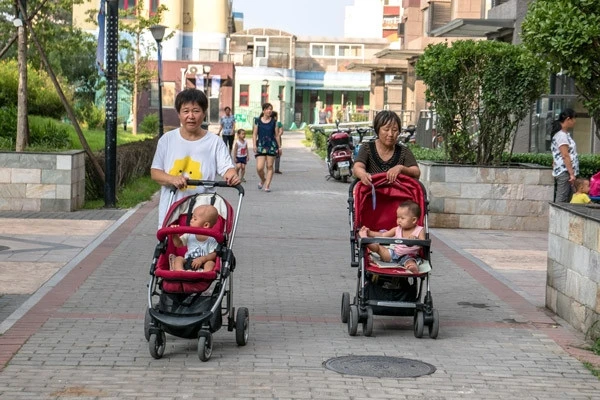 Ông bà chăm cháu hãy nhớ nguyên tắc "4 không" để gia trung yên ổn