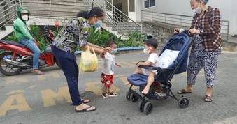 Ông bà chăm cháu hãy nhớ nguyên tắc "4 không" để gia trung yên ổn
