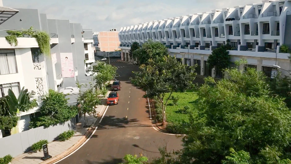 Ông Đặng Lê Nguyên Vũ đang tuyển người cùng đi bán bất động sản: Không giới hạn tuổi tác, hoa hồng lên tới 200 triệu đồng mỗi giao dịch