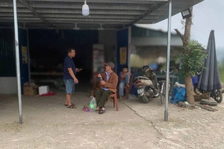 Ông lão 74 tuổi bị mất sạch giấy tờ, tiền bạc khi vượt hơn 650km tìm cháu Ông lão 74 tuổi bị mất sạch giấy tờ, tiền bạc khi vượt hơn 650km tìm cháu