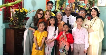Ông nội mất gần 1 tháng, gia đình ở TPHCM vẫn giữ thói quen gây nghẹn lòng