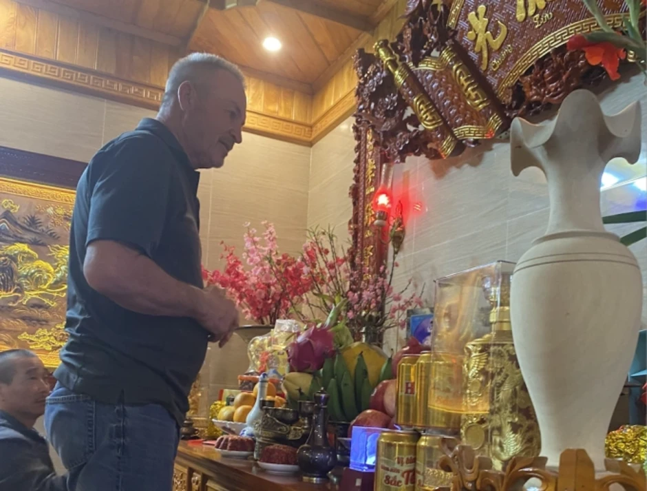 Ông thông gia người Mỹ mê cuộc sống ở Việt Nam Ông thông gia người Mỹ mê cuộc sống ở Việt Nam