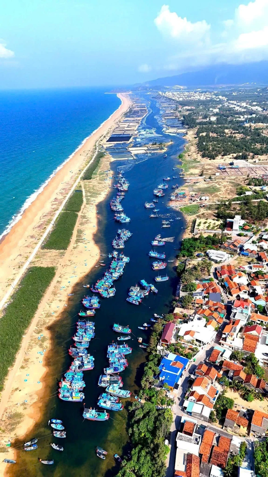 Phát hiện làng chài 400 năm ở Đắk Lắk mang tên cái lò hấp cá, đang tranh danh hiệu Làng du lịch tốt nhất thế giới của Liên Hợp Quốc Phát hiện làng chài 400 năm ở Đắk Lắk mang tên cái lò hấp cá, đang tranh danh hiệu Làng du lịch tốt nhất thế giới của Liên Hợp Quốc