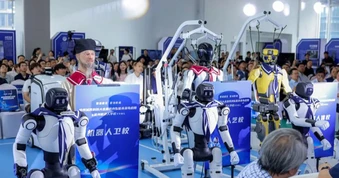Phát hiện láng giềng Việt Nam cho hàng chục robot đi học như con người: Hơn 2 tháng sau, điều đặc biệt xảy ra
