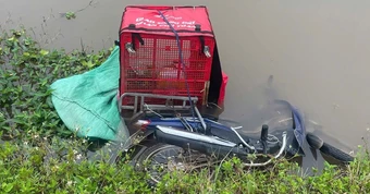 Phát hiện thi thể nam shipper cùng xe máy dưới mương ở Ninh Bình: Danh tính nạn nhân