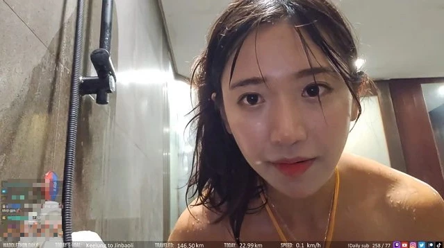 Phát trực tiếp cảnh ngâm mình trong suối nước nóng, nữ streamer xinh đẹp hút hàng chục nghìn lượt xem Phát trực tiếp cảnh ngâm mình trong suối nước nóng, nữ streamer xinh đẹp hút hàng chục nghìn lượt xem