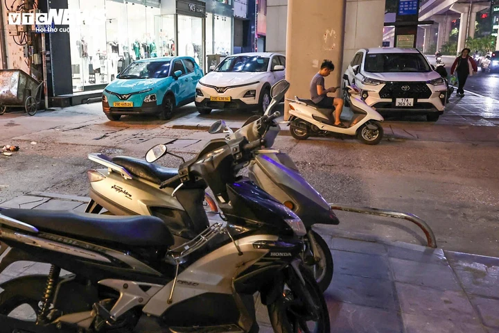 Phí gửi ô tô ở trung tâm Hà Nội thay đổi ra sao theo bảng giá mới? Phí gửi ô tô ở trung tâm Hà Nội thay đổi ra sao theo bảng giá mới?