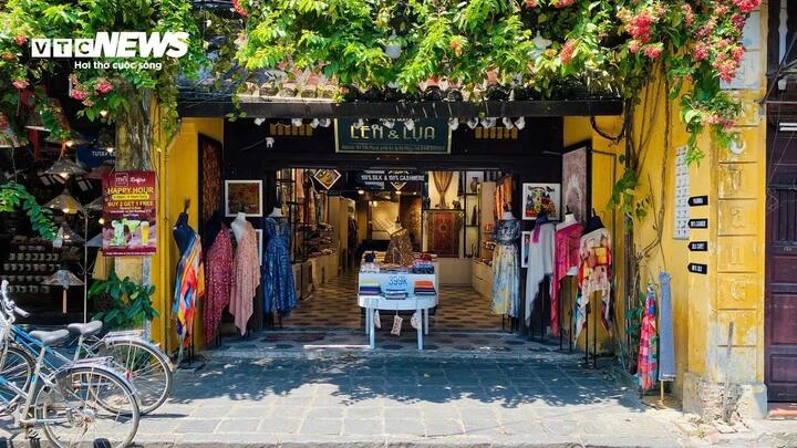 Phố cổ Hội An thoáng đãng trong ngày đầu Đà Nẵng ra quân lập lại trật tự vỉa hè Phố cổ Hội An thoáng đãng trong ngày đầu Đà Nẵng ra quân lập lại trật tự vỉa hè