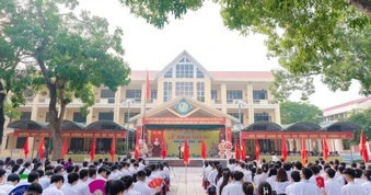 Phó hiệu trưởng bị tố sắp xếp giám thị giúp con gái thành thủ khoa khối D01 nói gì?
