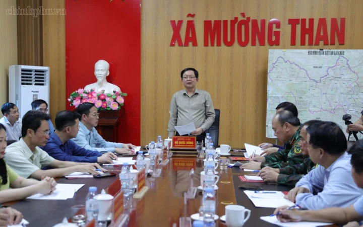 Phó Thủ tướng Hồ Quốc Dũng: Hoàn thành nhà tái định cư Mường Than trong 30 ngày Phó Thủ tướng Hồ Quốc Dũng: Hoàn thành nhà tái định cư Mường Than trong 30 ngày