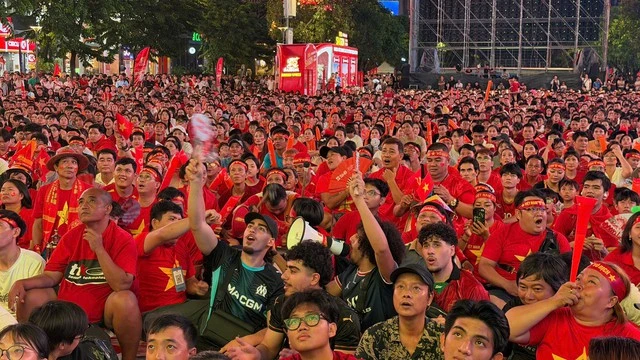 Quá đã: Quang Hải, Hai Long khiến cổ động viên Việt Nam hài lòng! Quá đã: Quang Hải, Hai Long khiến cổ động viên Việt Nam hài lòng!