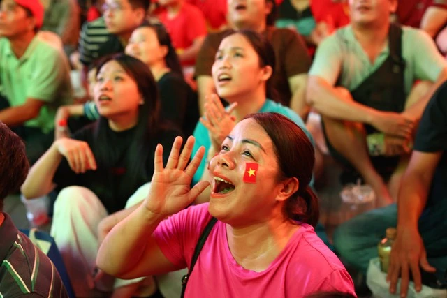 Quá đã: Quang Hải, Hai Long khiến cổ động viên Việt Nam hài lòng! Quá đã: Quang Hải, Hai Long khiến cổ động viên Việt Nam hài lòng!