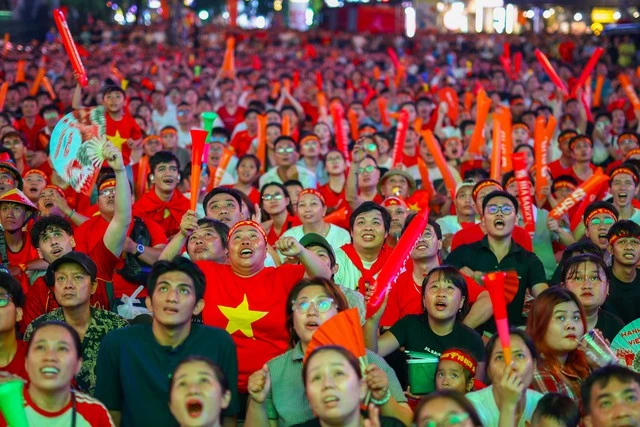 Quá đã: Quang Hải, Hai Long khiến cổ động viên Việt Nam hài lòng! Quá đã: Quang Hải, Hai Long khiến cổ động viên Việt Nam hài lòng!