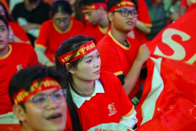 Quá đã: Quang Hải, Hai Long khiến cổ động viên Việt Nam hài lòng! Quá đã: Quang Hải, Hai Long khiến cổ động viên Việt Nam hài lòng!