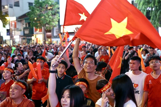 Quá đã: Quang Hải, Hai Long khiến cổ động viên Việt Nam hài lòng! Quá đã: Quang Hải, Hai Long khiến cổ động viên Việt Nam hài lòng!