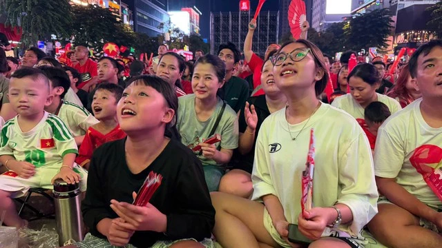 Quá đã: Quang Hải, Hai Long khiến cổ động viên Việt Nam hài lòng! Quá đã: Quang Hải, Hai Long khiến cổ động viên Việt Nam hài lòng!