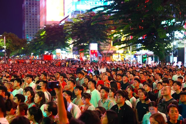 Quá đã: Quang Hải, Hai Long khiến cổ động viên Việt Nam hài lòng! Quá đã: Quang Hải, Hai Long khiến cổ động viên Việt Nam hài lòng!