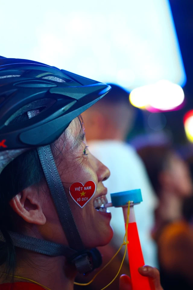 Quá đã: Quang Hải, Hai Long khiến cổ động viên Việt Nam hài lòng! Quá đã: Quang Hải, Hai Long khiến cổ động viên Việt Nam hài lòng!