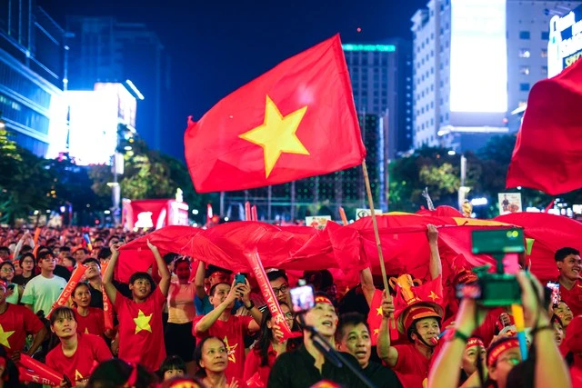 Quá đã: Quang Hải, Hai Long khiến cổ động viên Việt Nam hài lòng! Quá đã: Quang Hải, Hai Long khiến cổ động viên Việt Nam hài lòng!