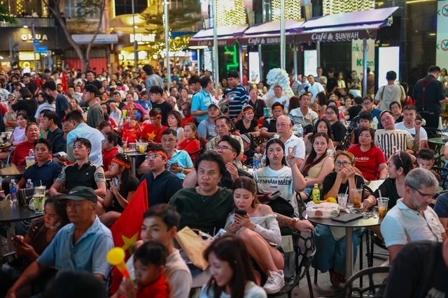 Quá đã: Quang Hải, Hai Long khiến cổ động viên Việt Nam hài lòng! Quá đã: Quang Hải, Hai Long khiến cổ động viên Việt Nam hài lòng!