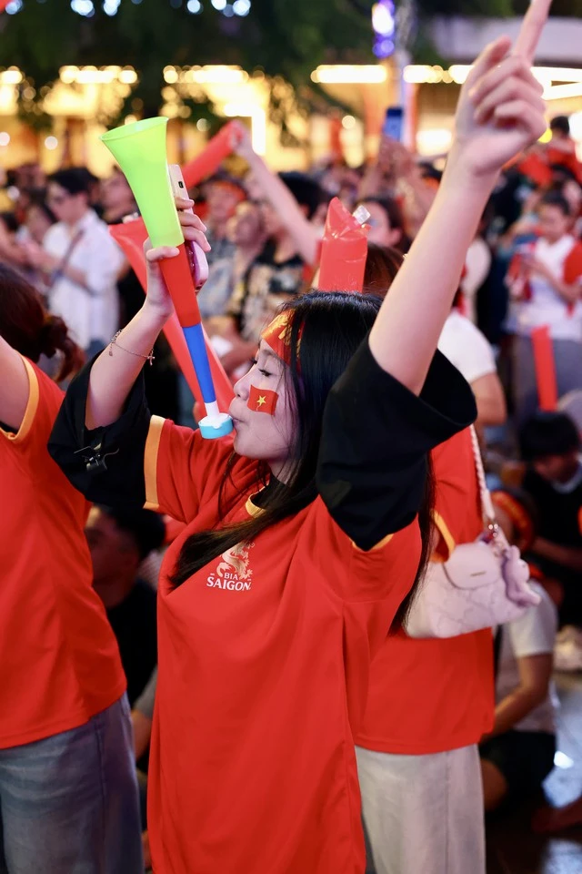 Quá đã: Quang Hải, Hai Long khiến cổ động viên Việt Nam hài lòng! Quá đã: Quang Hải, Hai Long khiến cổ động viên Việt Nam hài lòng!