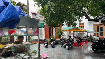 Quán hủ tiếu trong biệt thự ở TP HCM 'gây sốt'