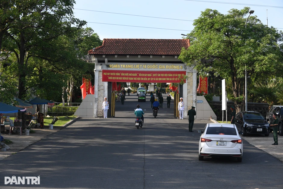 Quảng Trị khuyến khích cặp đôi đặt hoa tri ân liệt sĩ trong ngày cưới Quảng Trị khuyến khích cặp đôi đặt hoa tri ân liệt sĩ trong ngày cưới