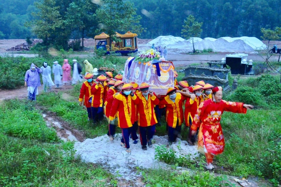 Quy định tổ chức lễ tang không quá 72 giờ, cấm rải tiền, vàng mã trên đường Quy định tổ chức lễ tang không quá 72 giờ, cấm rải tiền, vàng mã trên đường