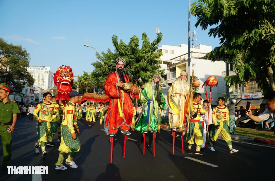 Rằm tháng giêng: Lịch chuỗi lễ hội lớn nhất năm của người Hoa ở Chợ Lớn Rằm tháng giêng: Lịch chuỗi lễ hội lớn nhất năm của người Hoa ở Chợ Lớn