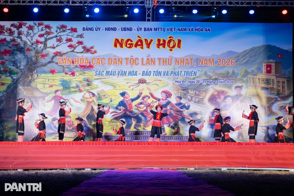 Sắc pháo ngập trời trên quê hương cách mạng