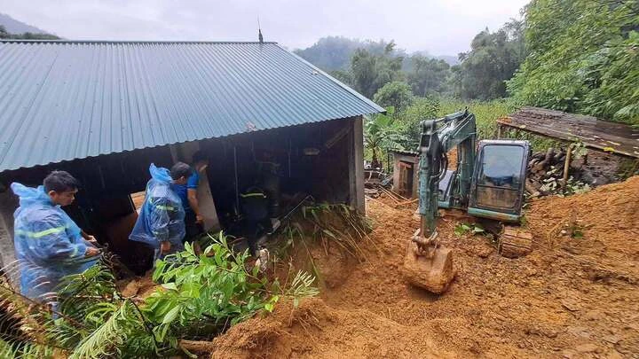 Sạt lở đất ở Phú Thọ, 3 người tử vong Sạt lở đất ở Phú Thọ, 3 người tử vong
