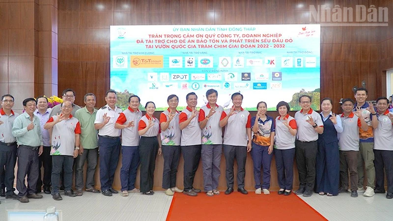 Sáu cá thể sếu đầu đỏ vượt hành trình 19 giờ, về Vườn quốc gia Tràm Chim khỏe mạnh Sáu cá thể sếu đầu đỏ vượt hành trình 19 giờ, về Vườn quốc gia Tràm Chim khỏe mạnh