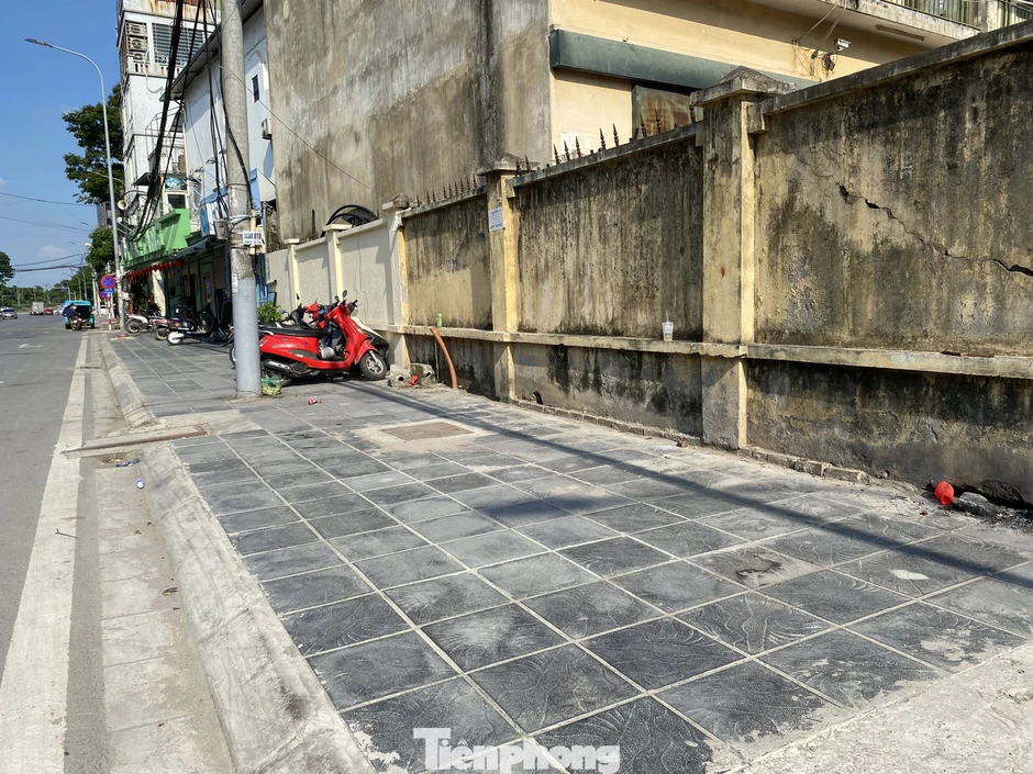 Sau cải tạo, tuyến phố ở Hà Nội không còn cây xanh Sau cải tạo, tuyến phố ở Hà Nội không còn cây xanh